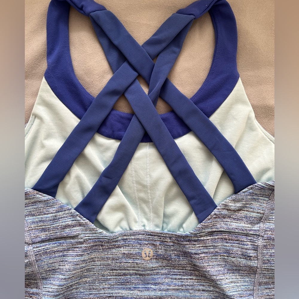 β¨ lululemon Strappy Back Tank Top | Built-In Bra | Blue/Gray Space Dye - Picture 8 of 11